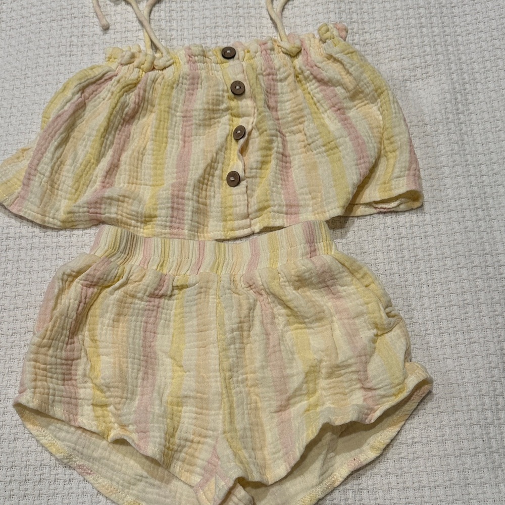 Pink Lily Pastel Striped Kids 4T short set. Great condition